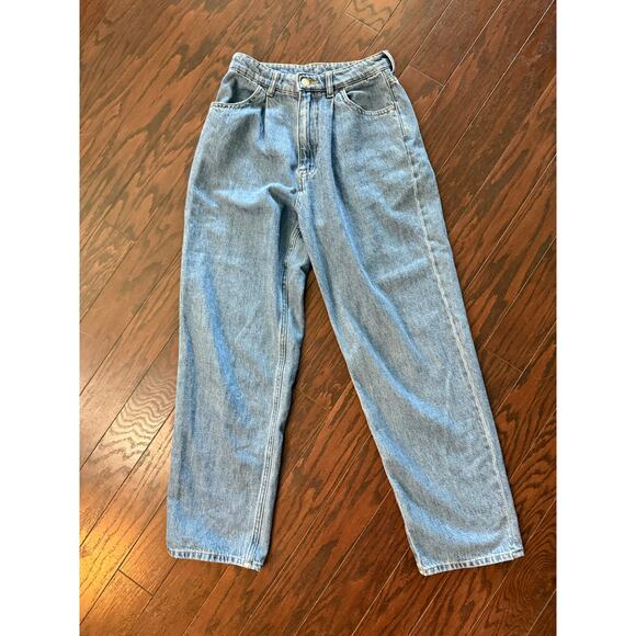H&M loose high waist light wash jeans size 2 - Picture 3 of 11